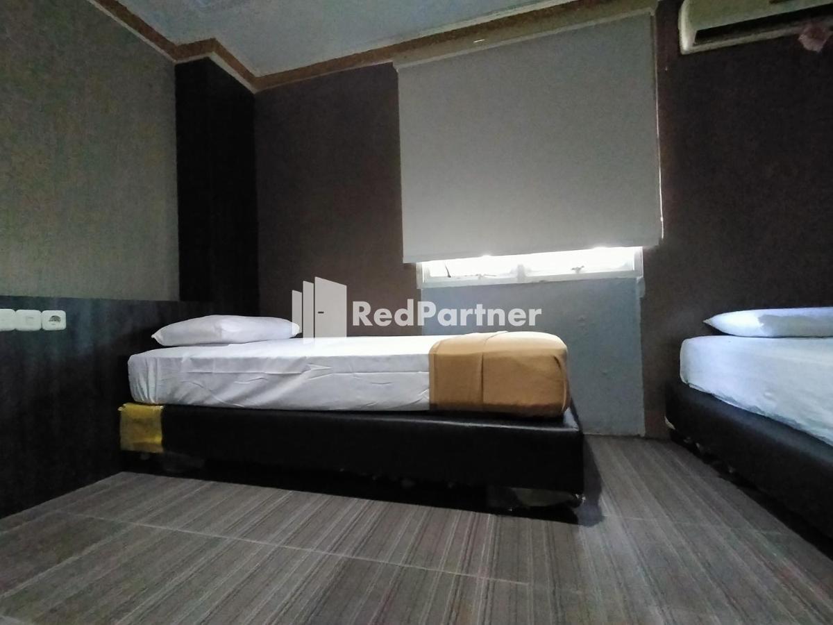 Hotel Ayu Lestari Ternate Redpartner Exterior photo