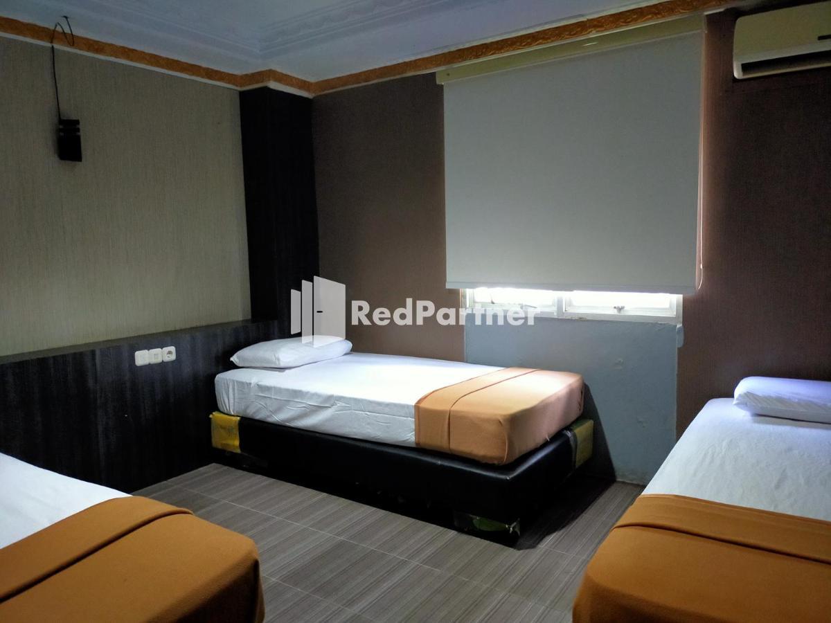 Hotel Ayu Lestari Ternate Redpartner Exterior photo