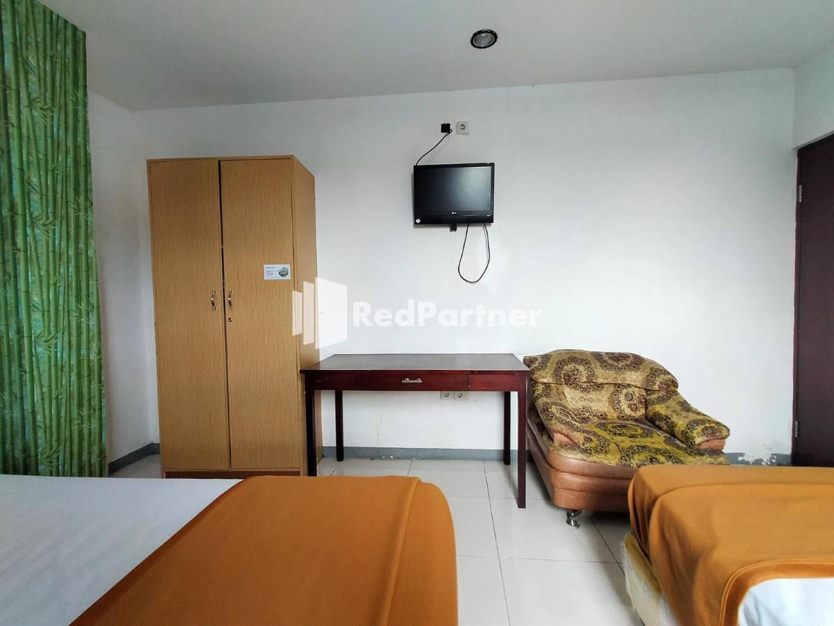 Hotel Ayu Lestari Ternate Redpartner Exterior photo